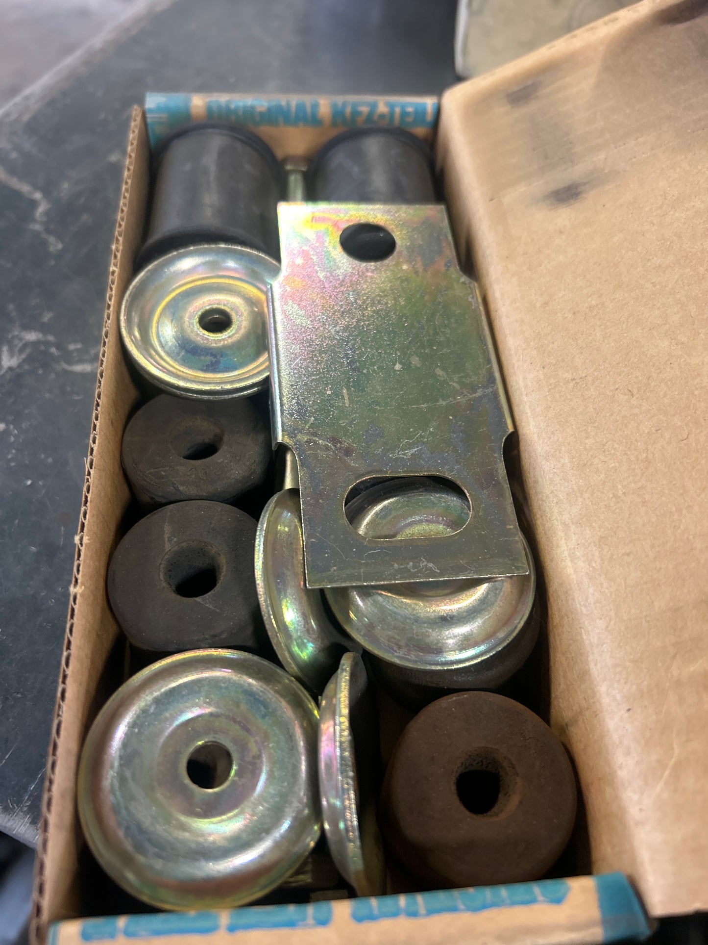 Rubber mounting kit